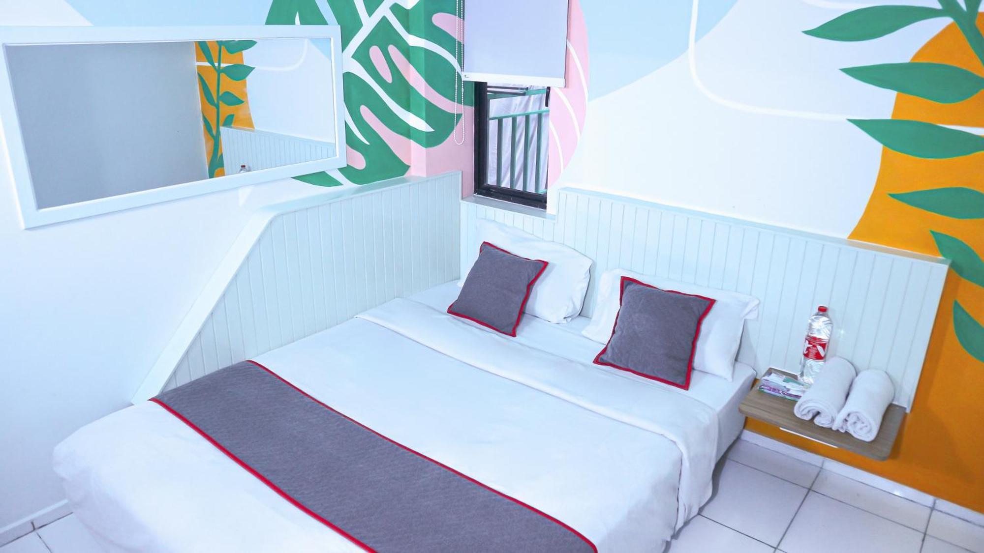 Collection O Tunas Plaza Residence Бекаси Экстерьер фото